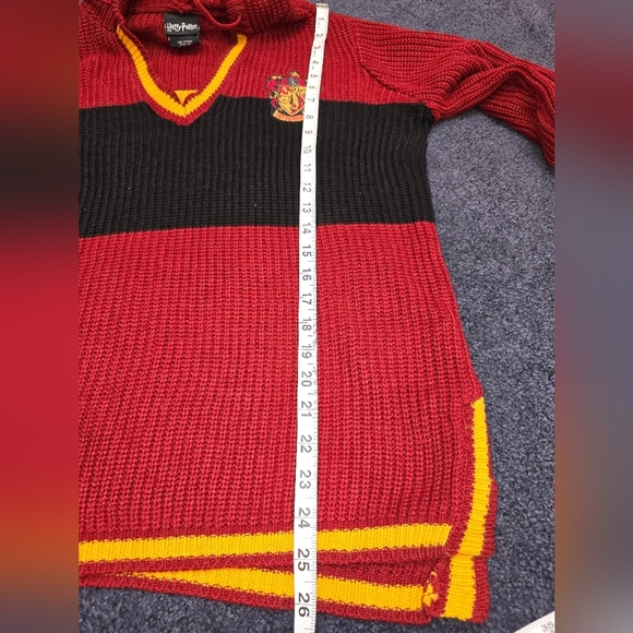 Harry Potter Gryffindor Hooded Pullover Knit Sweater Women's Size Medium - Picture 11 of 13